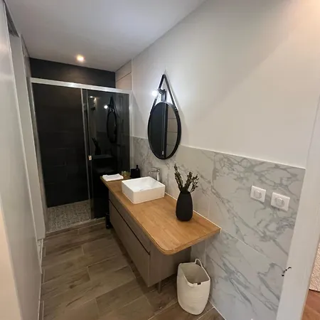 Champs De Mars 120 M2 דירה