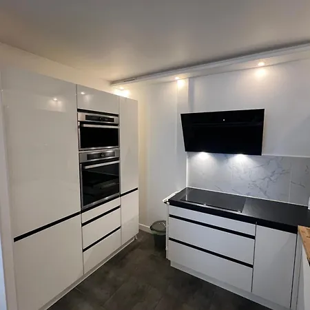 Champs De Mars 120 M2 דירה