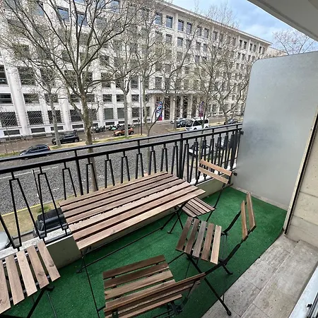 Champs De Mars 120 M2 *